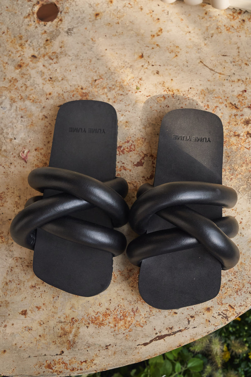 YUME YUME- Black TYRE SLIDE Sandals – MMW Concept