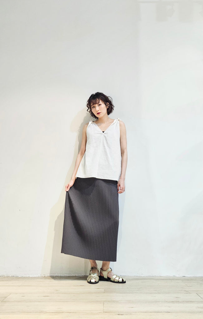 Pleated stretchy pencil skirt - 3 colours (Pre-order)