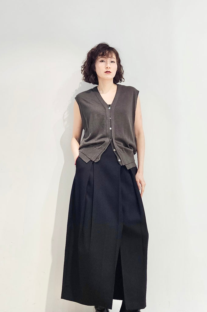 Knitted button-up vest - 3 colours