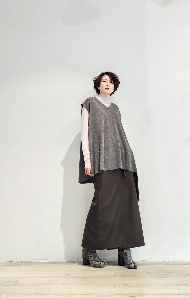 Back button-up long knitted sleeveless top - 2 colours (pre-order)