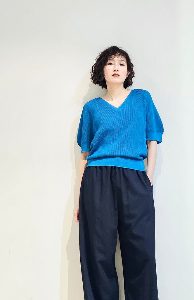 Whole garment knitted v-neck blouse - 2 colours