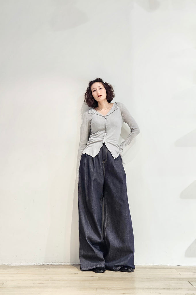 High-waisted full-length pleated jeans (Pre-order)