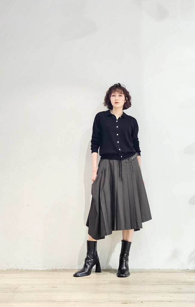 Asymmetrical cut pleated skirt - 2 colours