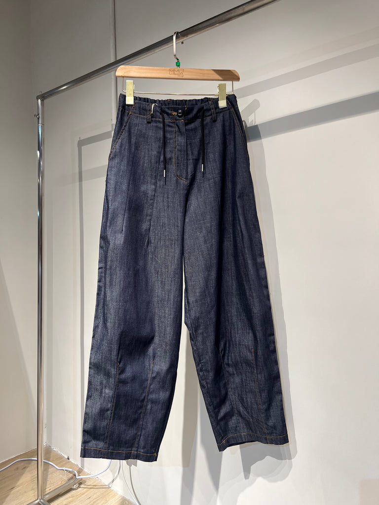 Non-fade denim loose fit jeans (pre-order)
