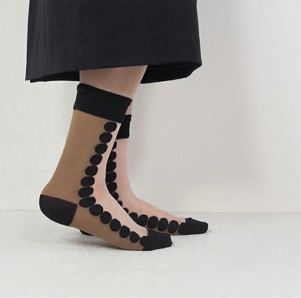 【andè 】See-through socks Dot Brown
