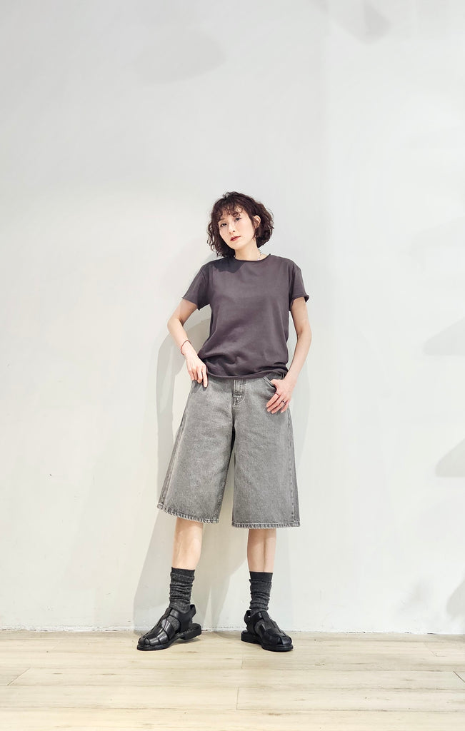 Knee-length denim shorts (pre-order)