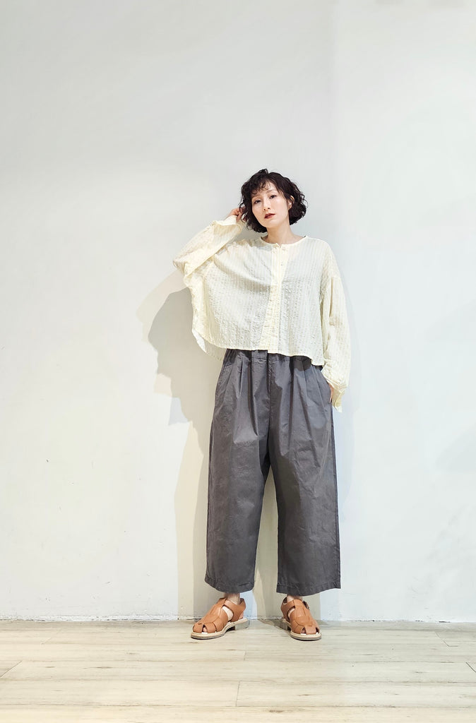 Pleated cropped peg pants - 2 colours