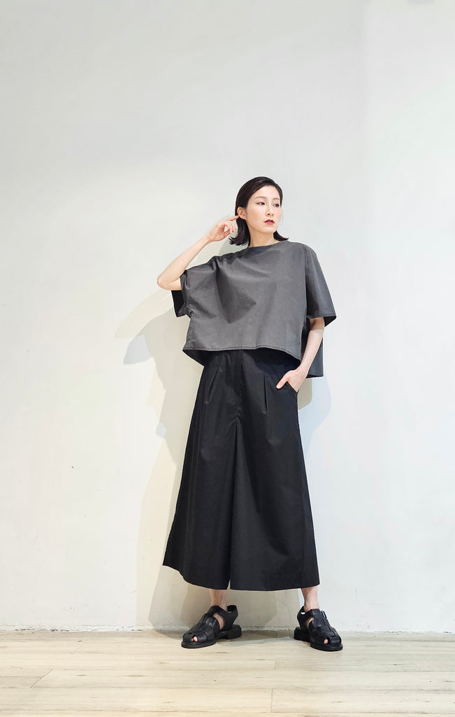 Textured cropped top - 2 colours (pre-order)