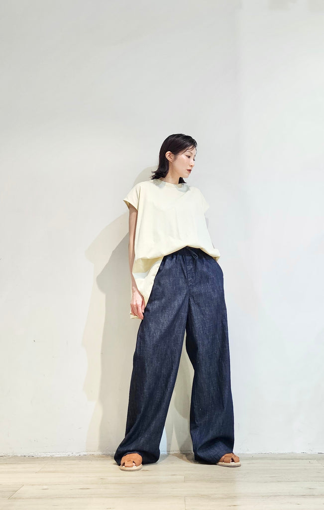 Non-fade loose fit soft jeans (pre-order)