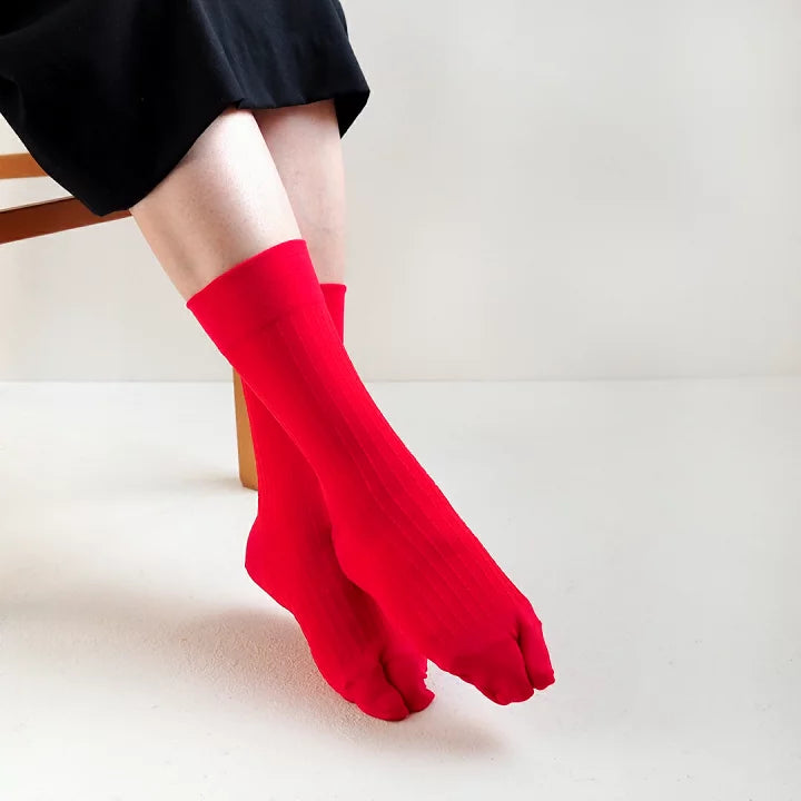 【andè 】Tabi Ribbed socks Red