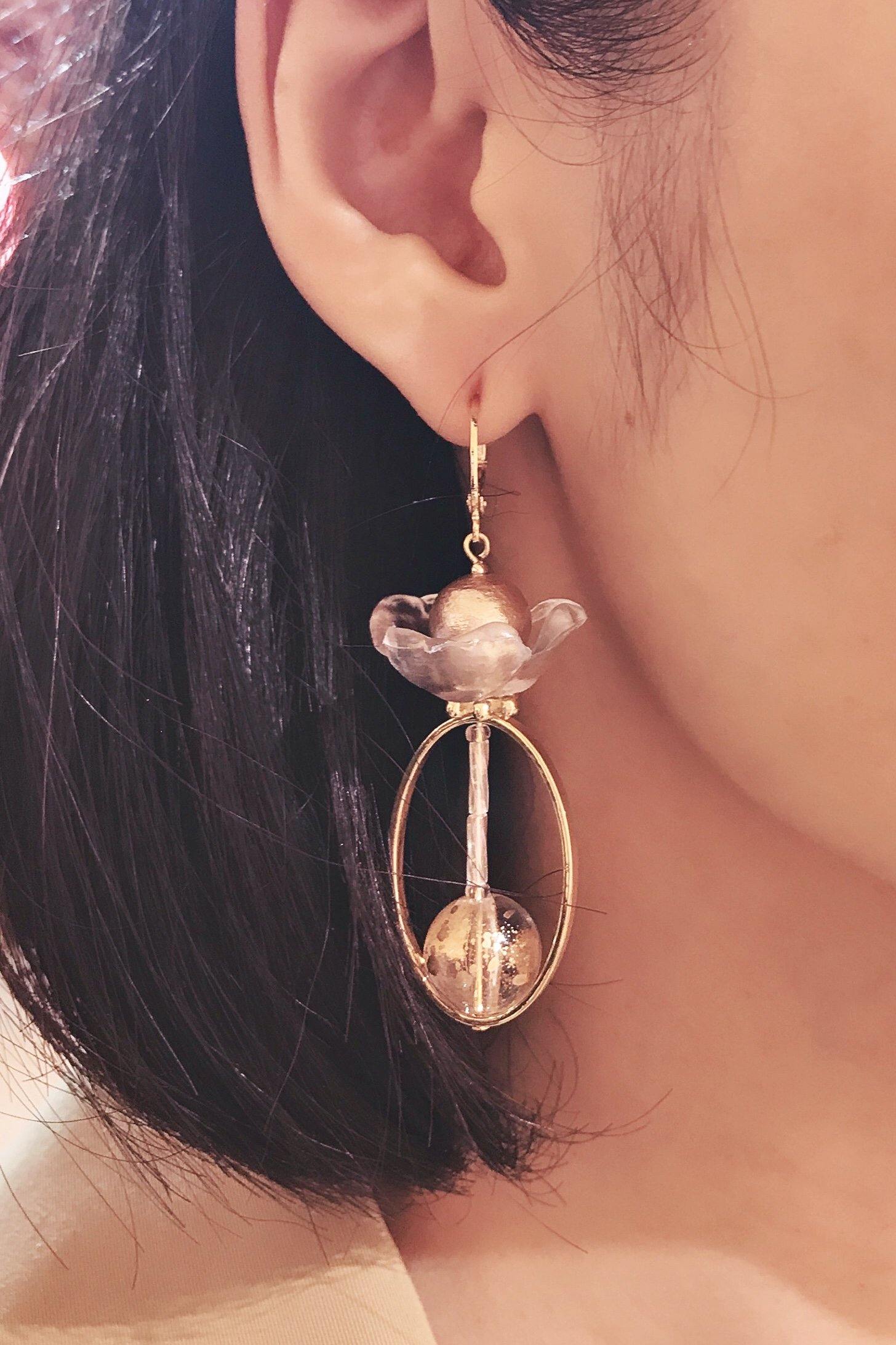 <The Pearl> Flower in the fog oval earrings - MMW Concept