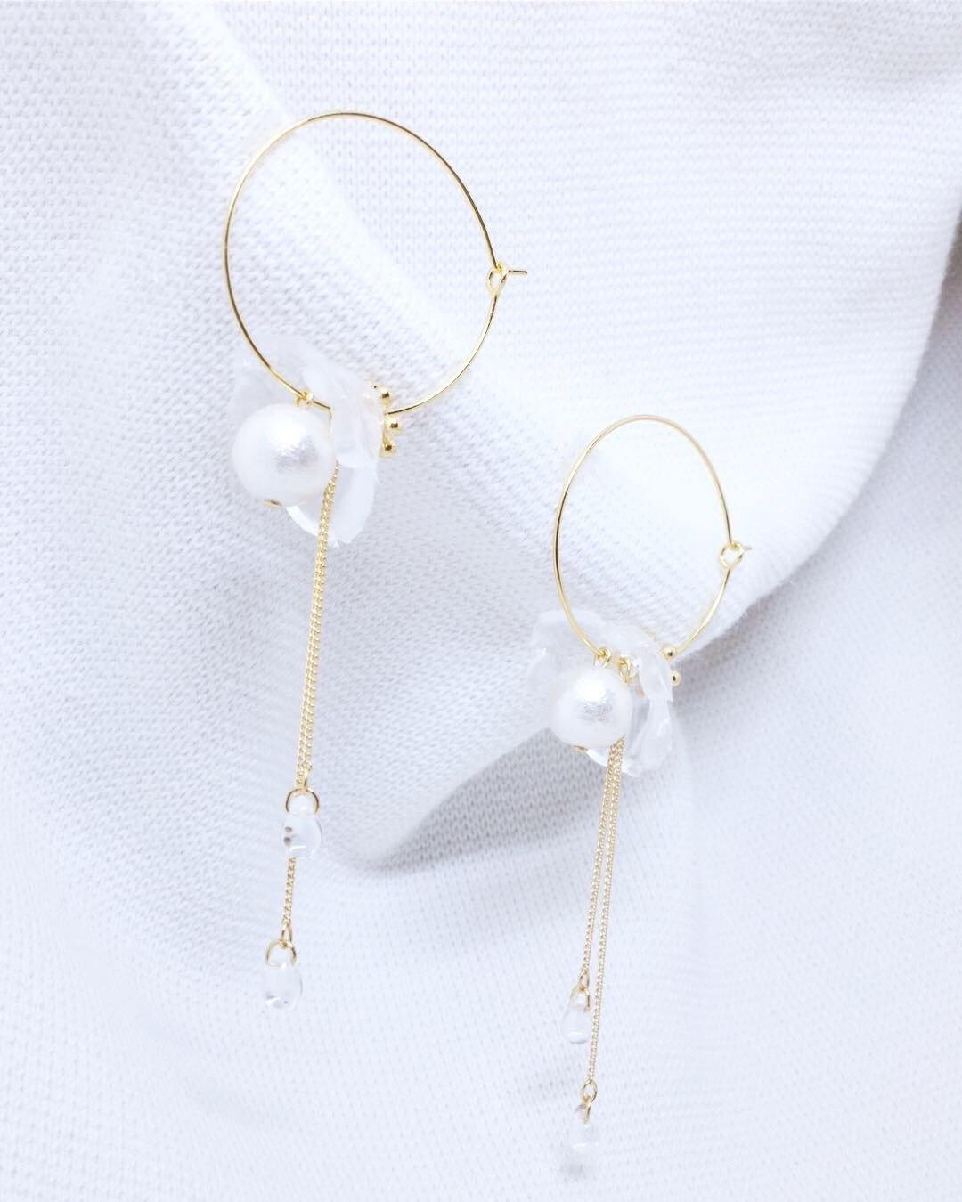 <The Pearl> Flower in the fog earrings - MMW Concept