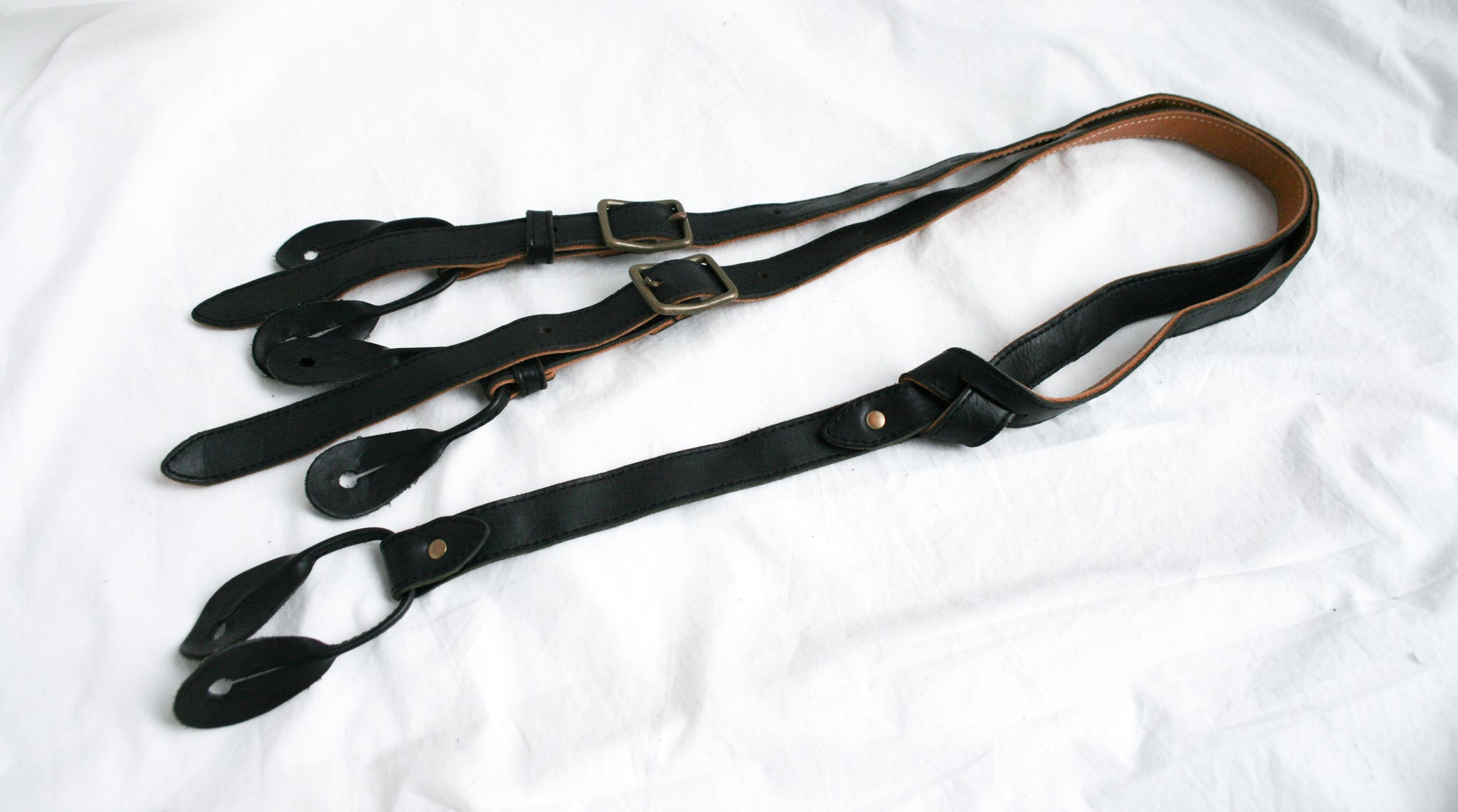Leather suspender
