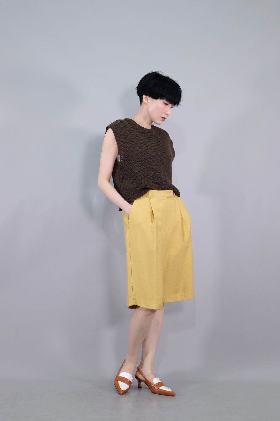 Pleated knee-length shorts - 3 colours
