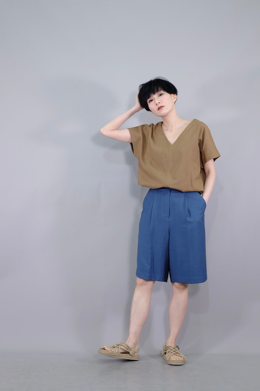 Pleated knee-length shorts - 3 colours